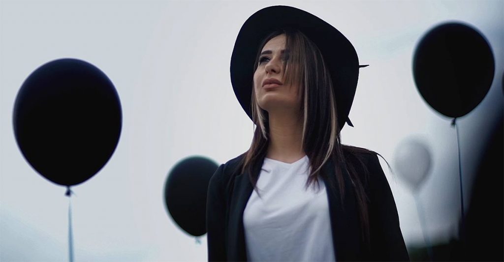 Кадр из клипа «Где ты» Русланы Собиевой и Зарины Бугаевой
