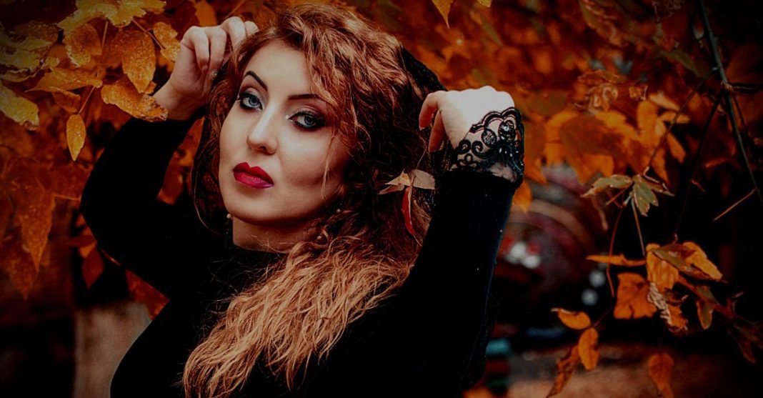 Популярная певица и автор Маргарита Бирагова представила публике потрясающую новинку – песню «Без паники, мама!»