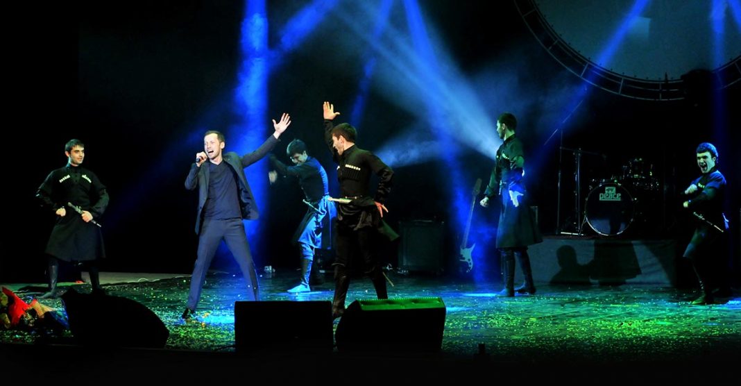 Эльдар Жаникаев даст сольный концерт в Нальчике