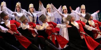 Адыгейские народные танцы