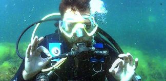 Адам Ачмиз открыл для себя подводное плавание