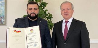 Указом главы Республики Северная Осетия-Алания Артуру Халатову присвоено звание «Заслуженный артист Республики Северная Осетия-Алания»