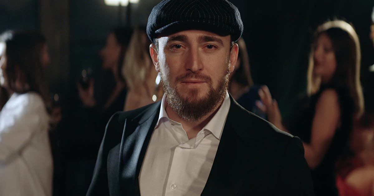 Вышел новый остросюжетный видеоклип Султана Лагучева на песню «Модная» |  Музыка Кавказа