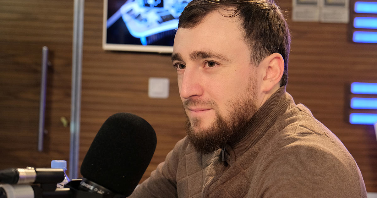 29 ноября в эфире «Радио Шансон» в программе «Звёздный завтрак» в преддверии Sky Lounge Live Арены прошёл прямой эфир с популярным исполнителем Султаном Лагучевым