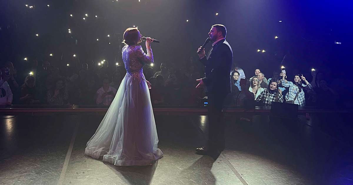 Завершился осенний концертный тур Ислама Мальсуйгенова и Зульфии Чотчаевой по городам России