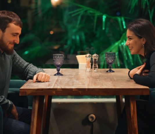 An irresistible expansion of feelings and the flair of a romantic adventure. Sultan Laguchev’s new video clip for the single “Sweet Smell” has been released