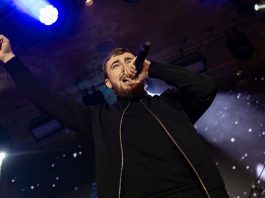 Вышел новый музыкальный хит Султана Лагучева — «Грустными нотами»